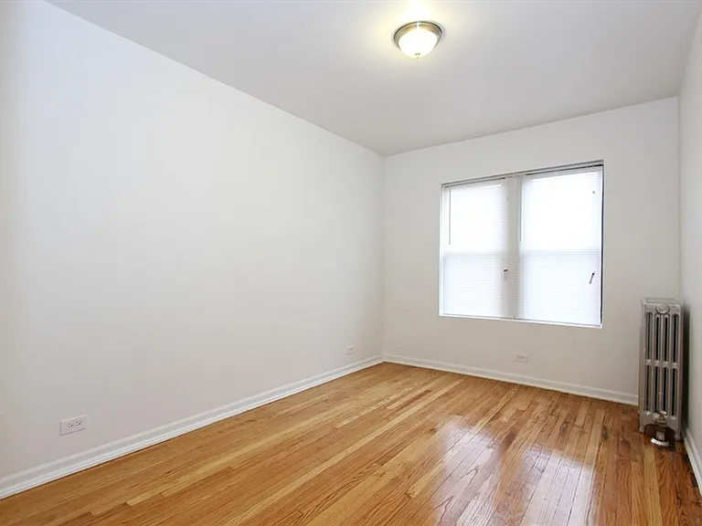 7653 S Loomis — Photo 2