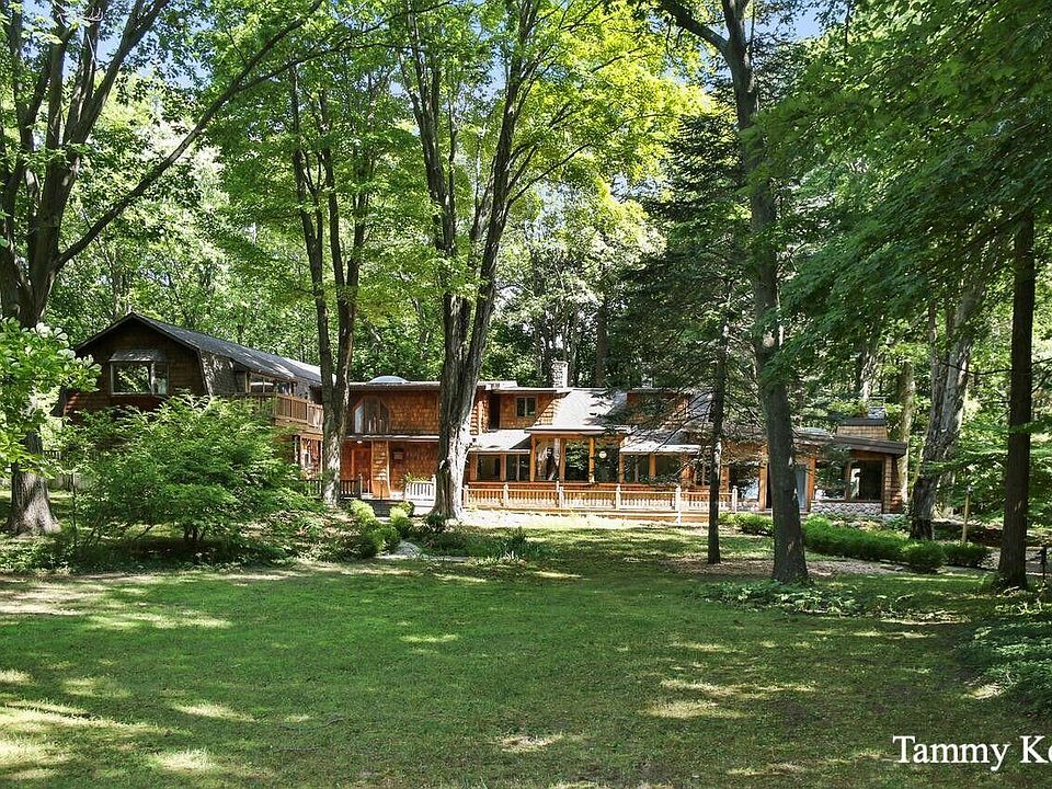 1st image of 2450 Lakeshore Dr