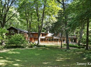 2450 Lakeshore Dr, Fennville, MI 49408