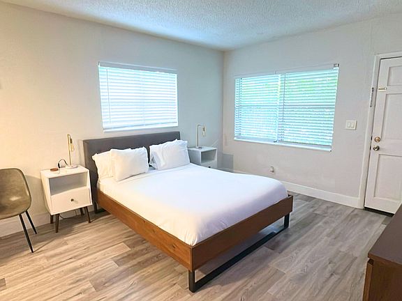 4th image of 421 Sunset Dr #11399958