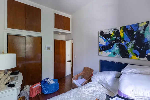 Rented by Bond New York | media 52