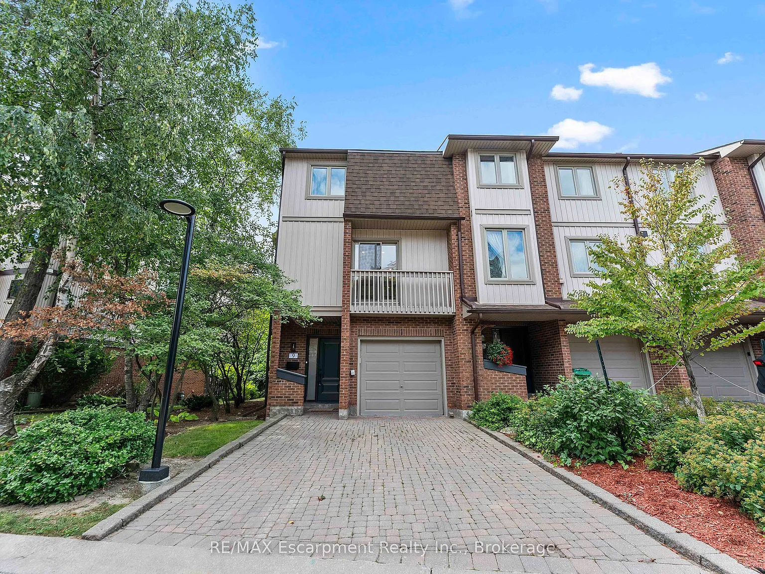 3 bed, $3,900 — Photo 1