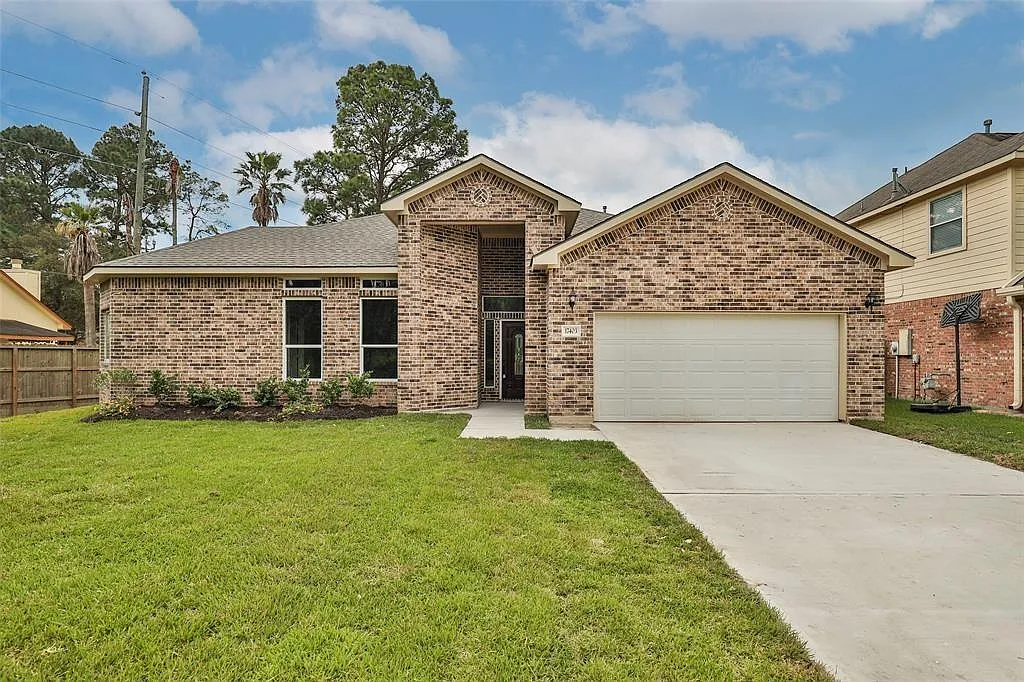 4 bed, 2.5 bath, 2476 sqft, $2,700 — Photo 3
