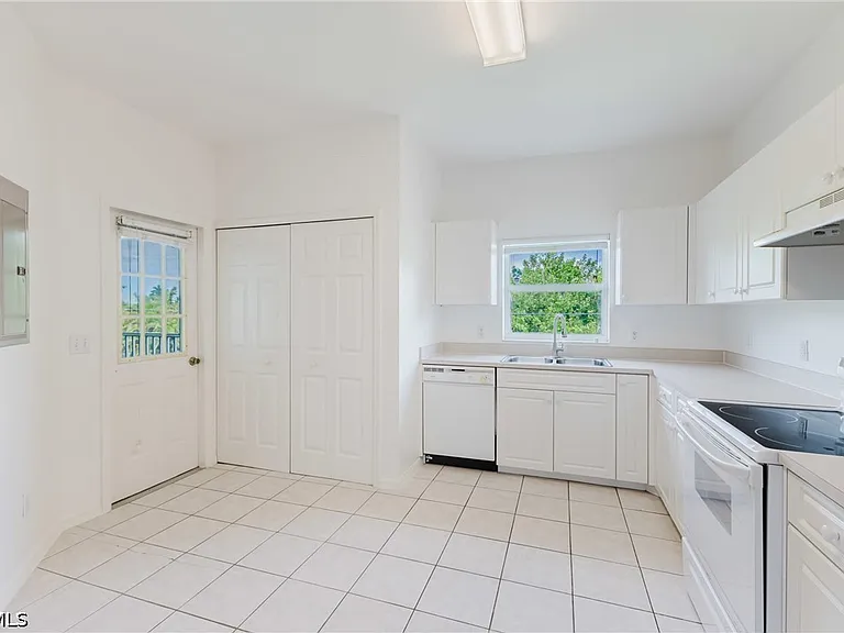 5612 Rose Garden Rd #204 — Photo 11
