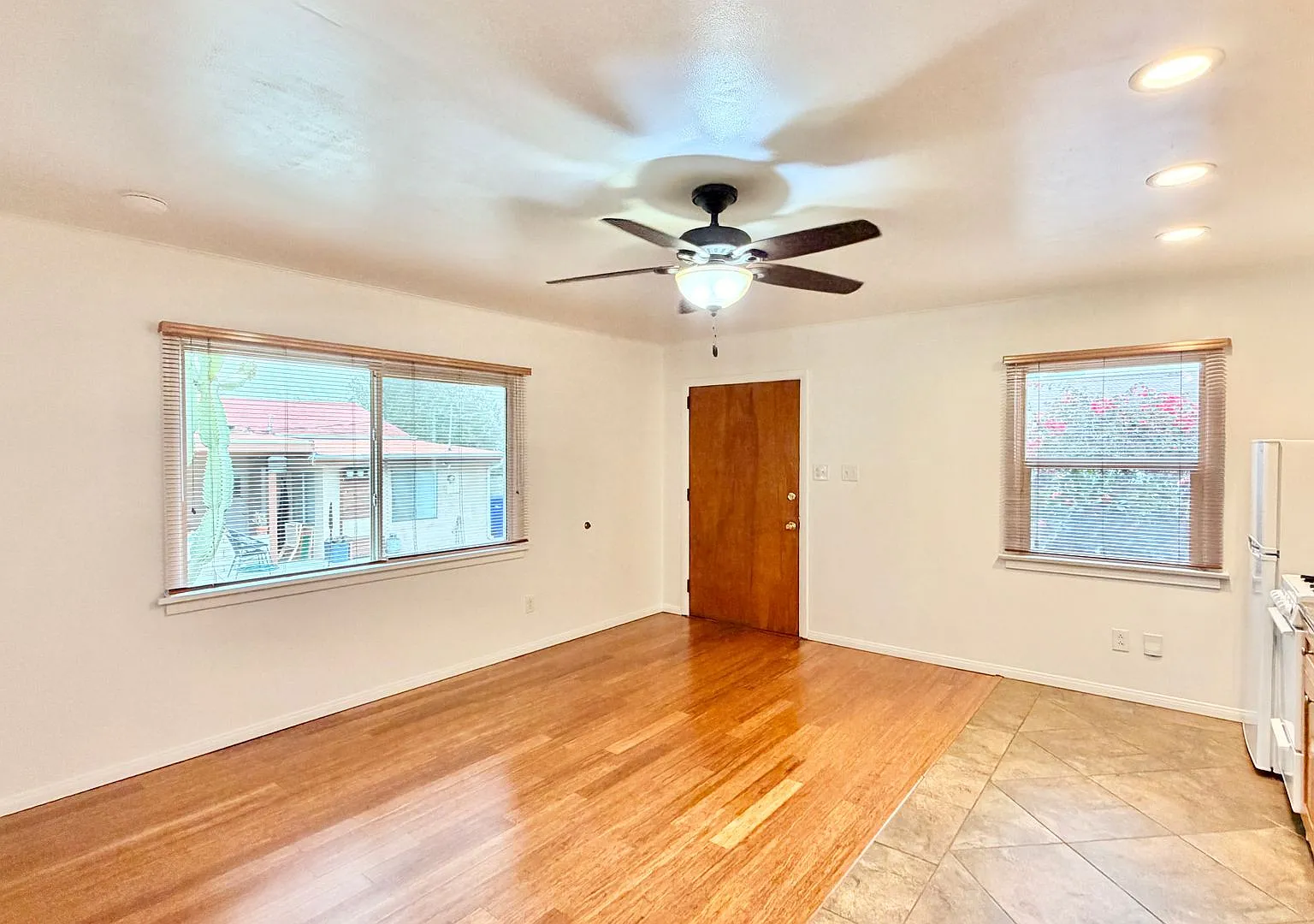 Darling Detached Guest Home Unit on Private Property with Off Street Parking & Private Entrance! — Photo 3