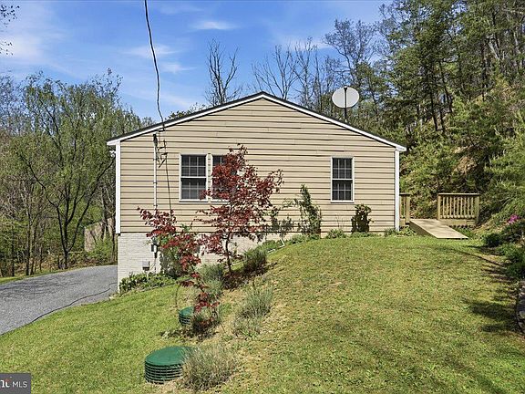 3rd image of 3837 Graces Cabin Rd