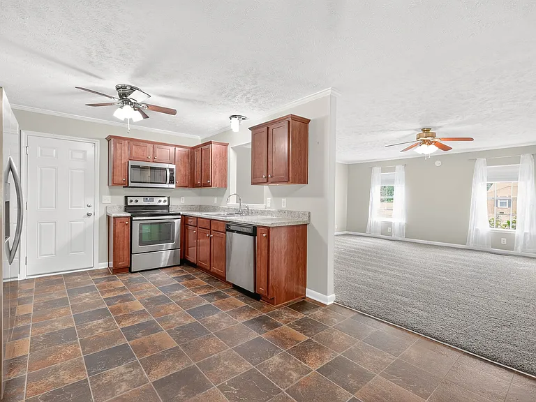 2504 Angelyn Dr — Photo 14