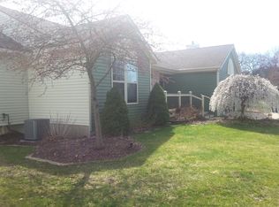 5266 Vista Royale Ct NE, Rockford, MI 49341