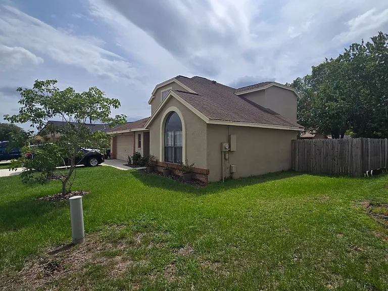 2640 Debany Rd — Photo 2