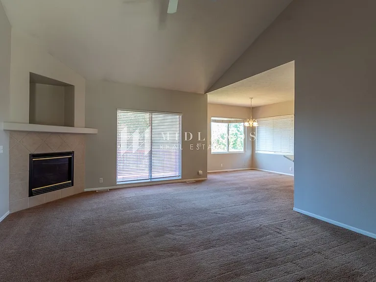 1007 Woodview Dr — Photo 19