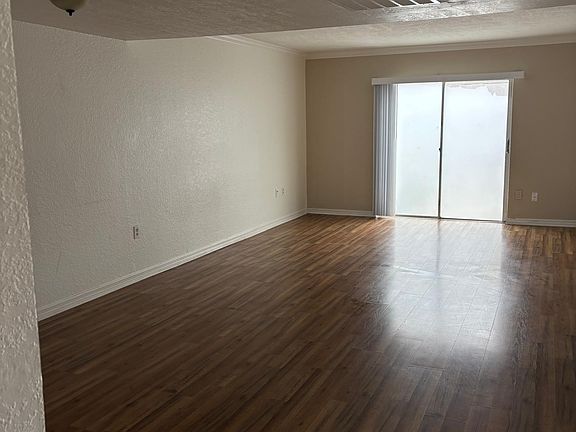 4th image of 1920 Conway Rd