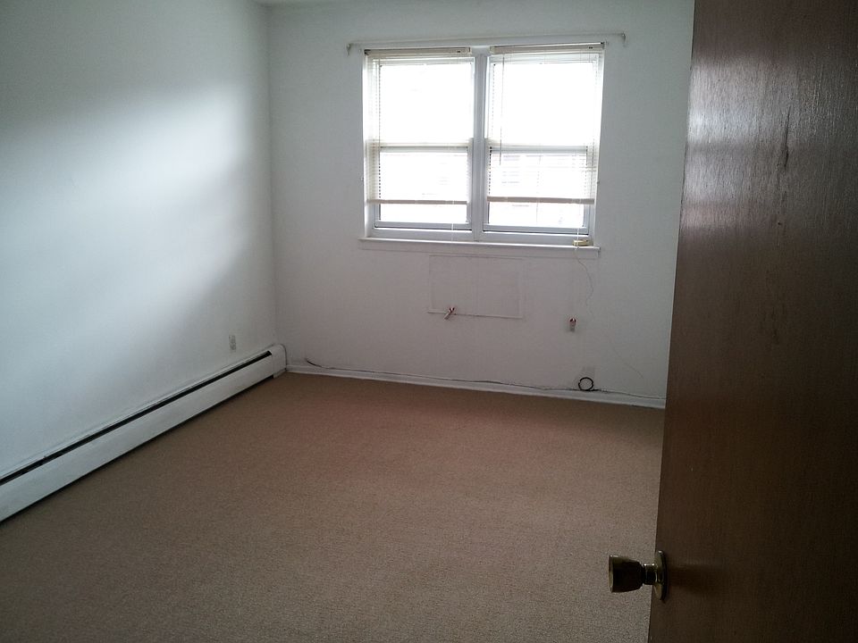 2nd image of 9424 57th Ave