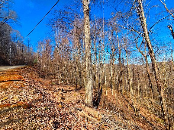 3rd image of 160 Slippery Rock Rd