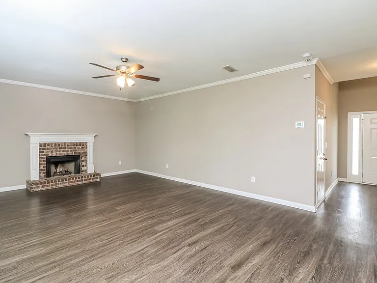 634 Fieldcrest Dr — Photo 6