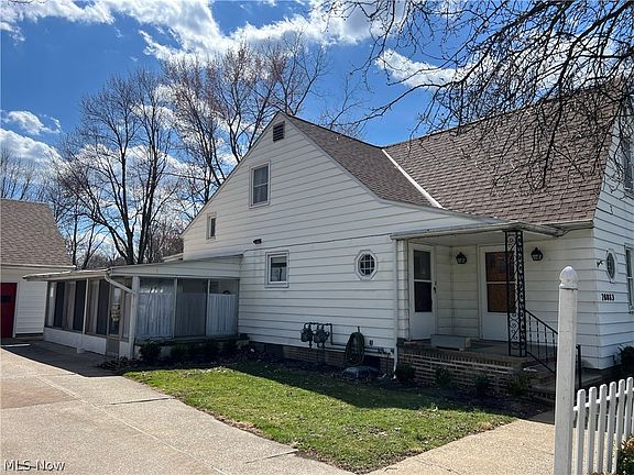 2nd image of 28883 Detroit Rd