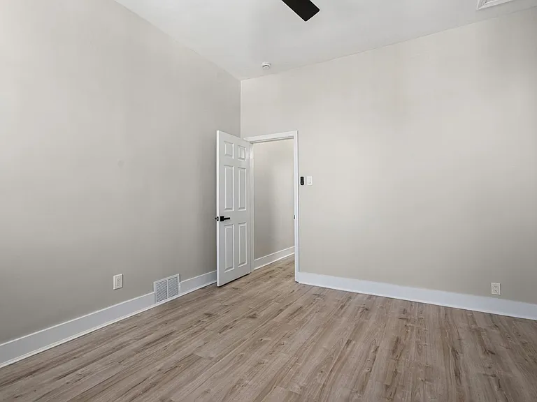 343 Ella St — Photo 7