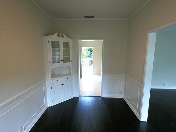 5th image of 2285 N Beachwood Dr #11