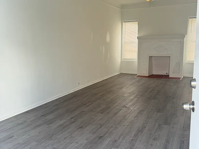 519 S Carancahua St #3 — Photo 4