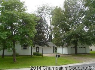 1001 W Dianne Ln, Mahomet, IL 61853