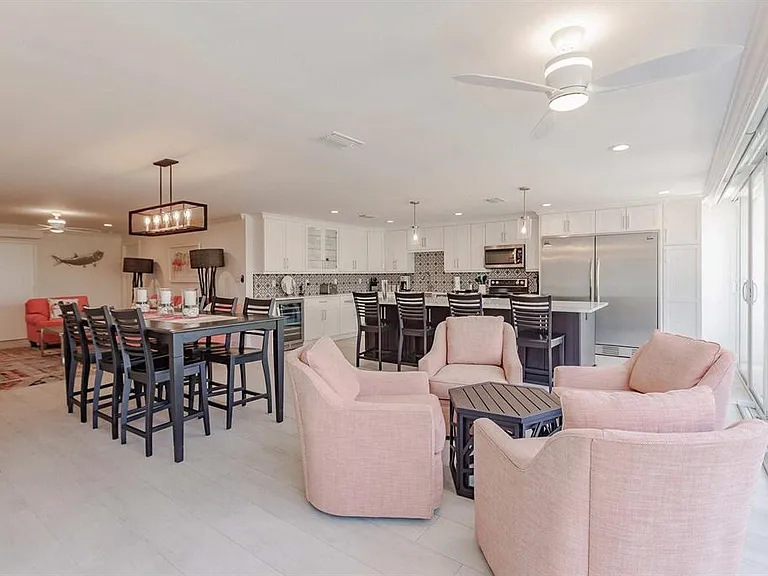 1125 W Peppertree Dr #102 — Photo 17