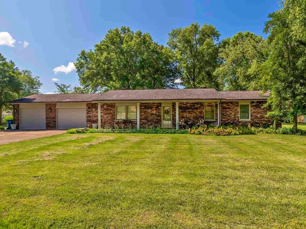 104 Philip Rd, Christopher, IL 62822