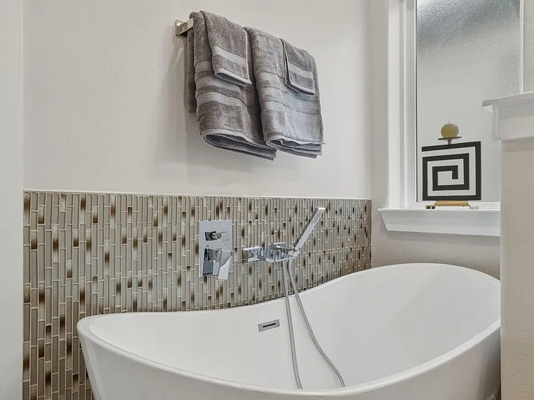 3539 Mount Pleasant St #A — Photo 34