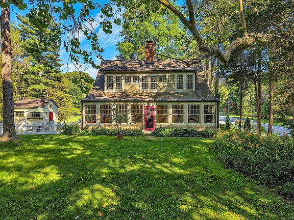 3rd image of 448 Grove Beach Road North