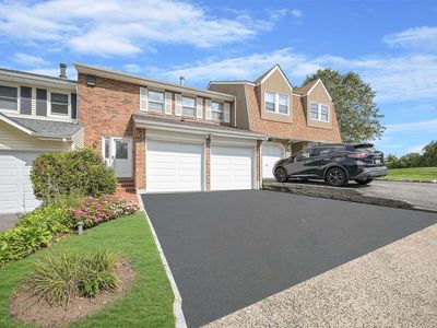 58 Estate Court #58, Woodbury, NY, 11797