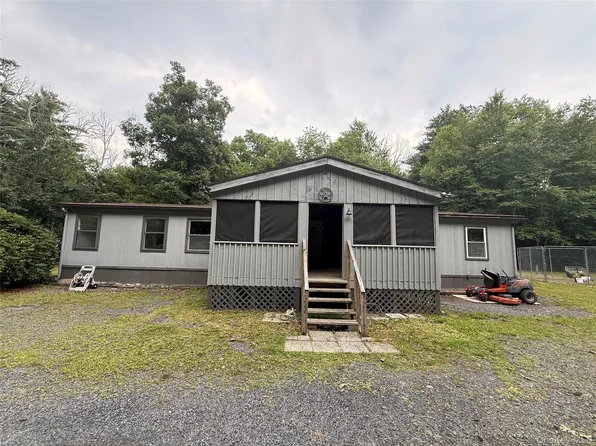 61 W Peenpack Trail, Sparrowbush, NY 12780