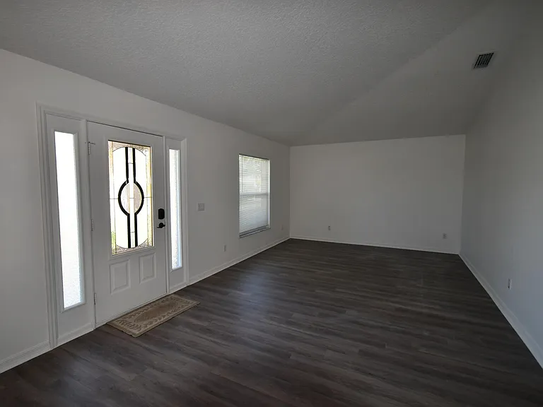 2547 SW Kenilworth St — Photo 2
