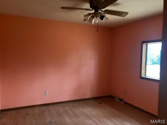 5th image of 106 McCormick St