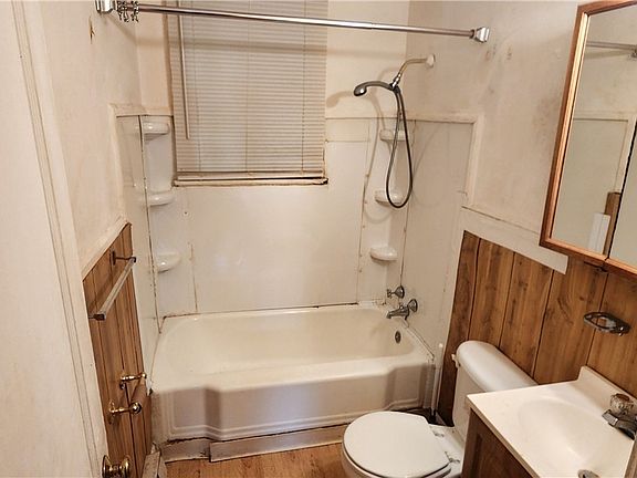3rd image of 2505 Afton Ave