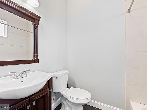 4th image of 2478 Frankford Ave APT 2