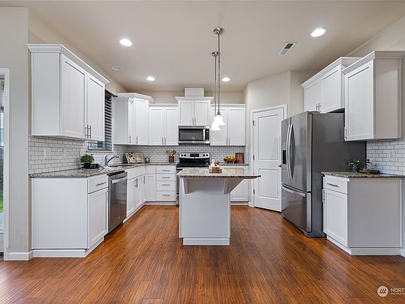 5th image of 4030 202nd Street E