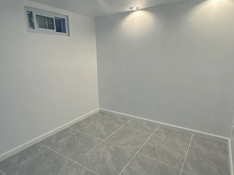 108 Moffett St #BASEMENT — Photo 6