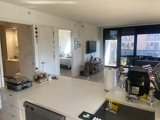 Rented by Compass | media 50