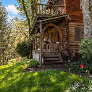 11750 Hillcrest Rd, Medford, OR, 97504