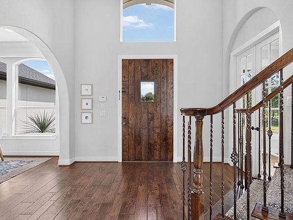 4th image of 137 Crest Canyon Dr