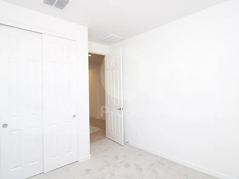 15711 W Monroe St — Photo 8