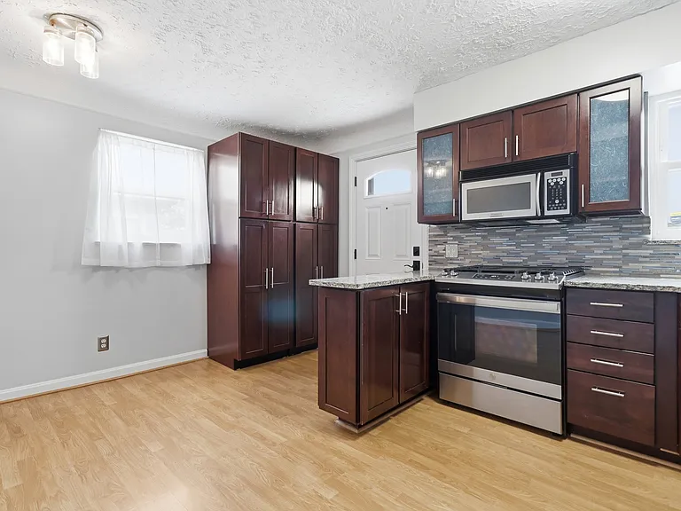 8330 Wexford Ave — Photo 20