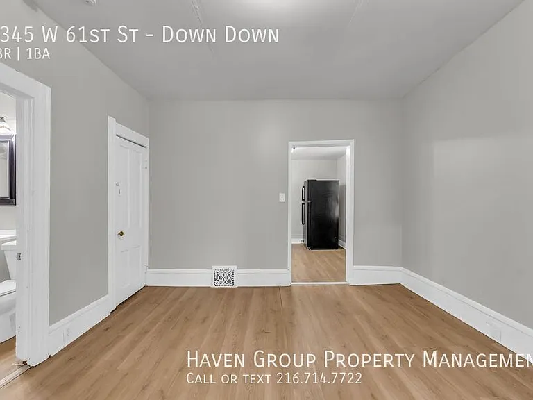 1345 W 61st St #DOWN DOWN — Photo 10