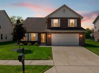 8716 N Springview Dr, McCordsville, IN 46055