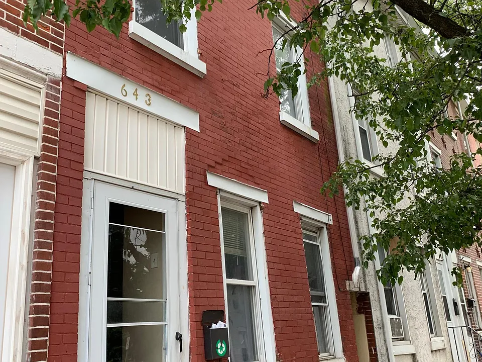 643 Chain St