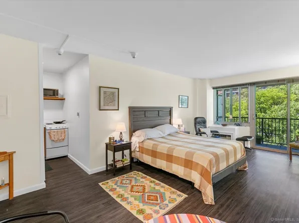 100 York Street #5R, New Haven, CT 06511