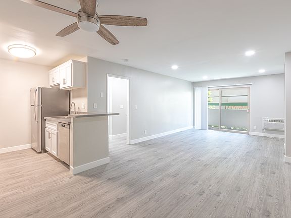 4th image of 1200A N Olive Dr #211