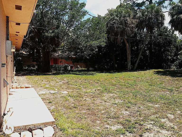 1439 Glick Dr — Photo 20