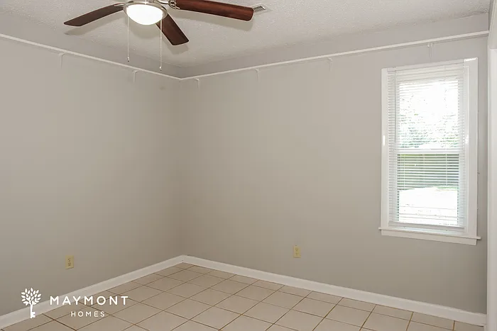 619 Larry Dr — Photo 14