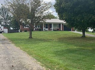 915 Froman Ln, Lebanon, KY 40033