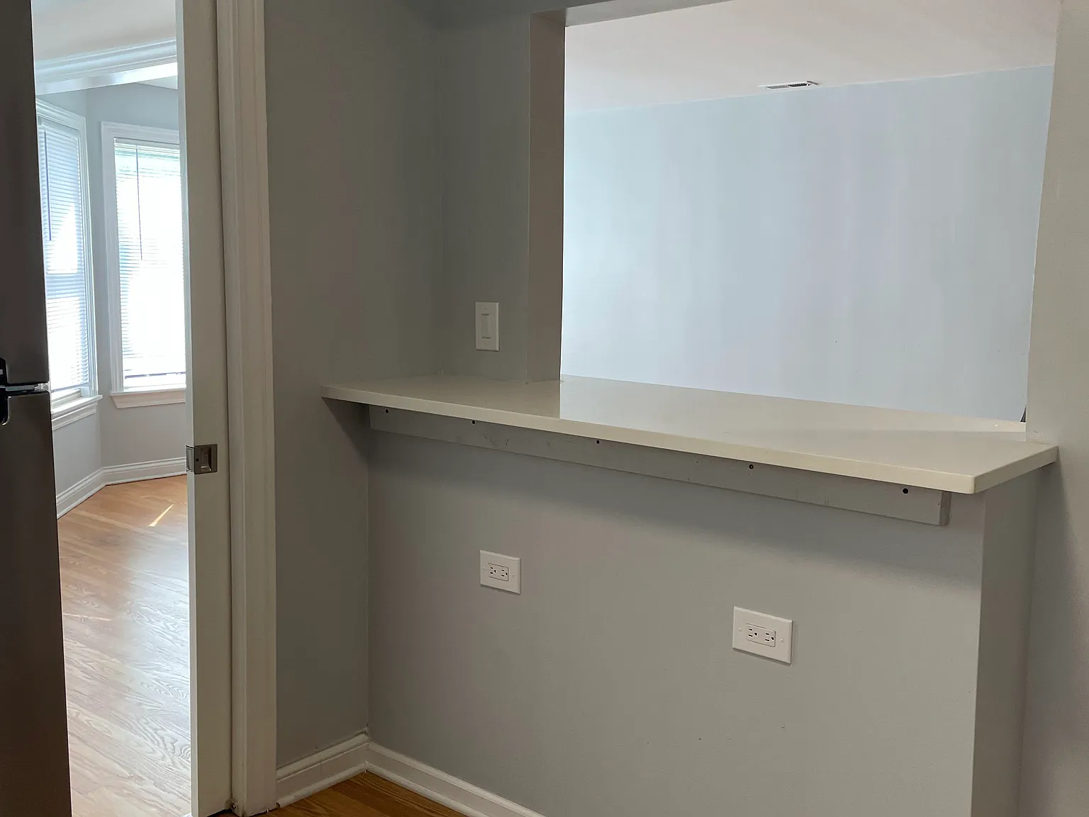 3 bed, 1.5 bath, 1450 sqft, $2,400 — Photo 3