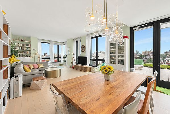 1st image of 550 Vanderbilt Ave #819